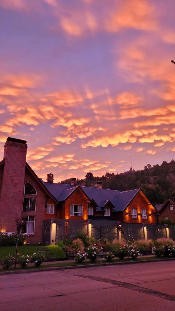 Hotel Hosteria Las Walkirias San Martín de los Andes Esterno foto